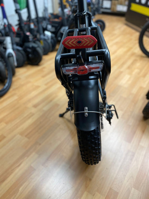 Frecce Indicatore di direzione con USB ricaricabile per bici e monopattini elettrici compatibile XIAOMI M365 1S Pro Pro2 MI3 MAX G30 ENGWE EP-2 Pro KUKIRIN FIIDO