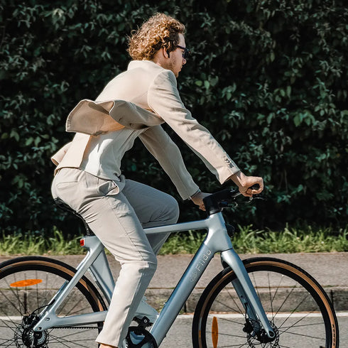 Fiido AIR| Bicicletta elettrica Urbana | Ultraleggero in Fibra di Carbonio | Motore 250W 35Nm | DMEGC 208,8 Wh | Sensore di coppia | Freni idraulici | Autonomia 60 Km| GARANZIA ITALIANA